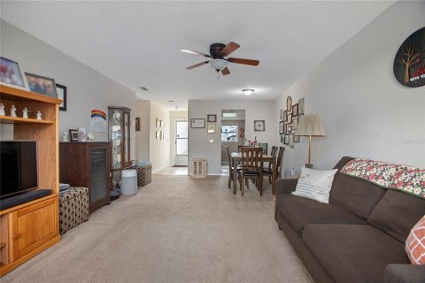 Condo in DeLand, Florida, 2 bedrooms  № 1434577 - photo 5