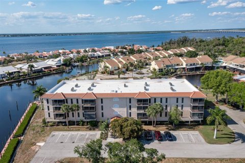 Copropriété à vendre à Punta Gorda, Floride: 2 chambres, 106.56 m2 № 1243523 - photo 11