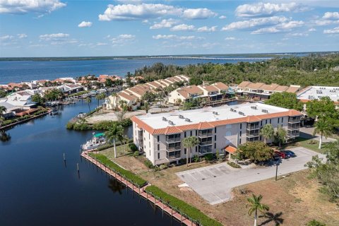 Copropriété à vendre à Punta Gorda, Floride: 2 chambres, 106.56 m2 № 1243523 - photo 1