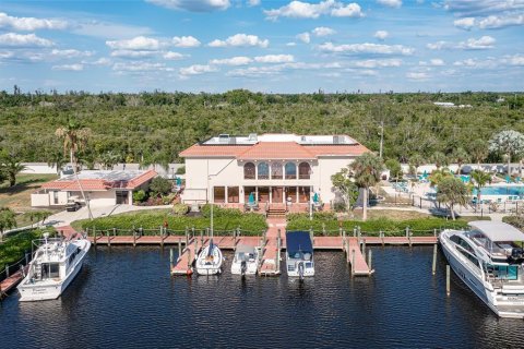 Condo in Punta Gorda, Florida, 2 bedrooms  № 1243523 - photo 9