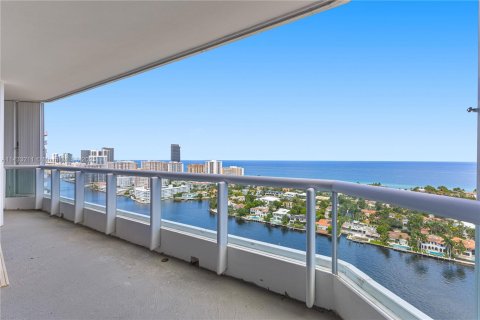 Condo in Aventura, Florida, 3 bedrooms  № 660491 - photo 25