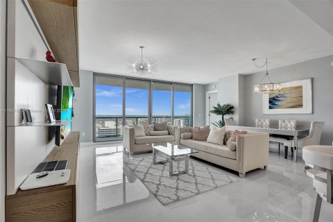 Condominio en alquiler en Fort Lauderdale, Florida, 3 dormitorios, 139.45 m2 № 1345041 - foto 3