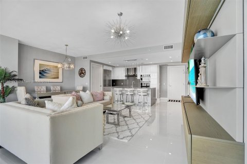 Condominio en alquiler en Fort Lauderdale, Florida, 3 dormitorios, 139.45 m2 № 1345041 - foto 5