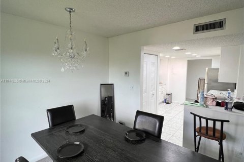 Copropriété à vendre à Lauderhill, Floride: 2 chambres, 119.84 m2 № 1327717 - photo 5