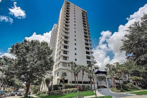 Copropriété à vendre à Orlando, Floride: 2 chambres, 147.81 m2 № 1150005 - photo 1