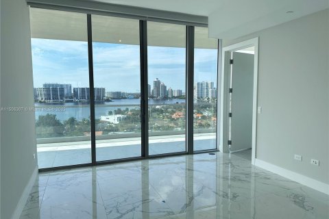 Condo in Sunny Isles Beach, Florida, 4 bedrooms  № 922137 - photo 28