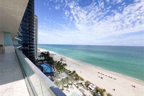 Condo in Sunny Isles Beach, Florida, 4 bedrooms  № 922137 - photo 25