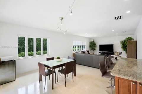 Casa en venta en Coral Gables, Florida, 4 dormitorios, 277.5 m2 № 827485 - foto 18