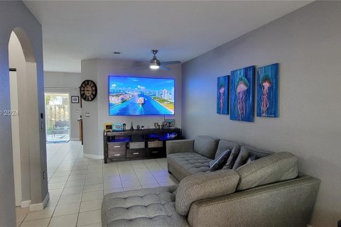 Touwnhouse à vendre à Cutler Bay, Floride: 3 chambres, 131.55 m2 № 1406113 - photo 6