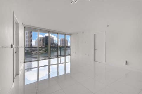 Condominio en venta en Miami, Florida, 2 dormitorios, 129.13 m2 № 1406196 - foto 11