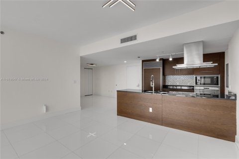 Condominio en venta en Miami, Florida, 2 dormitorios, 129.13 m2 № 1406196 - foto 13