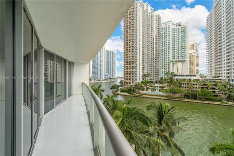 Condo in Miami, Florida, 2 bedrooms  № 1406196 - photo 27