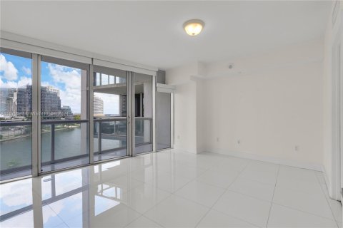 Condo in Miami, Florida, 2 bedrooms  № 1406196 - photo 3