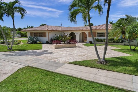 House in Fort Lauderdale, Florida 4 bedrooms, 136.29 sq.m. № 1406157 - photo 22