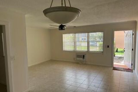 Condo in West Palm Beach, Florida, 1 bedroom  № 1159664 - photo 6