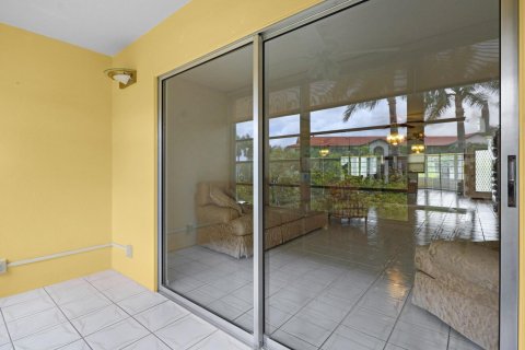 Copropriété à vendre à Pembroke Pines, Floride: 2 chambres, 110.74 m2 № 1154626 - photo 4