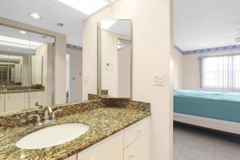 Copropriété à vendre à Pembroke Pines, Floride: 2 chambres, 110.74 m2 № 1154626 - photo 14