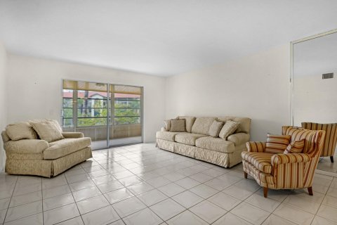 Copropriété à vendre à Pembroke Pines, Floride: 2 chambres, 110.74 m2 № 1154626 - photo 25