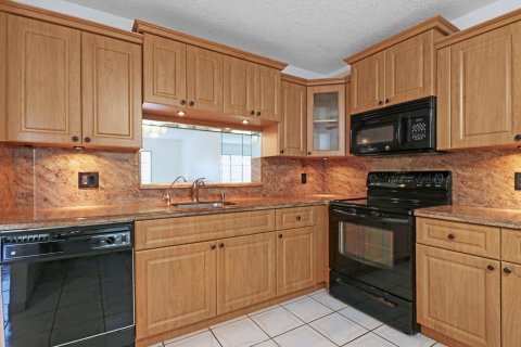 Copropriété à vendre à Pembroke Pines, Floride: 2 chambres, 110.74 m2 № 1154626 - photo 21