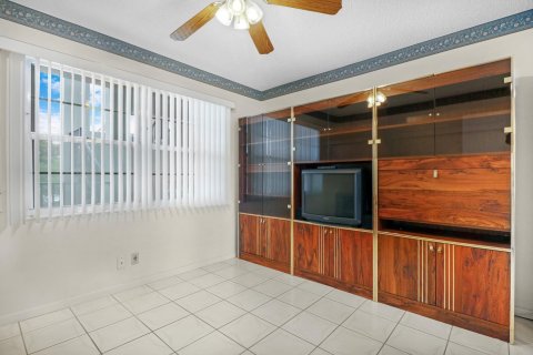 Copropriété à vendre à Pembroke Pines, Floride: 2 chambres, 110.74 m2 № 1154626 - photo 12