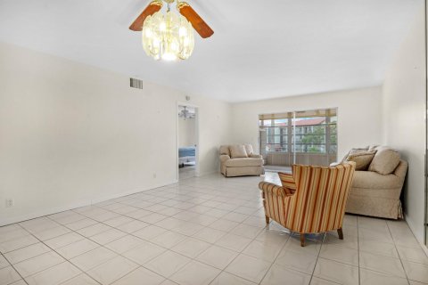 Copropriété à vendre à Pembroke Pines, Floride: 2 chambres, 110.74 m2 № 1154626 - photo 26