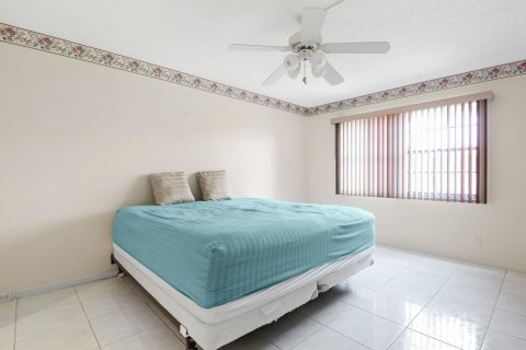 Copropriété à vendre à Pembroke Pines, Floride: 2 chambres, 110.74 m2 № 1154626 - photo 17