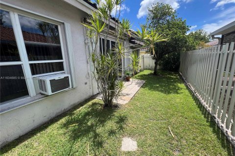 House in Pompano Beach, Florida 3 bedrooms, 151.06 sq.m. № 1309644 - photo 29