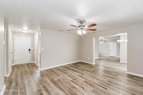 Villa ou maison à louer à Jacksonville, Floride: 3 chambres, 127.74 m2 № 801363 - photo 3