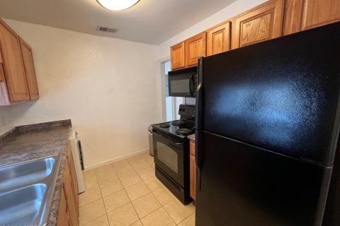 Condo in Jacksonville, Florida, 1 bedroom  № 801399 - photo 4