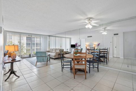 Condominio en venta en Boynton Beach, Florida, 1 dormitorio, 70.42 m2 № 1127741 - foto 12