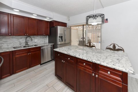 Townhouse in Palm Beach Gardens, Florida 3 bedrooms, 138.24 sq.m. № 1127787 - photo 21