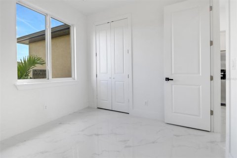 Villa ou maison à vendre à Cape Coral, Floride: 4 chambres, 176.51 m2 № 1381277 - photo 11