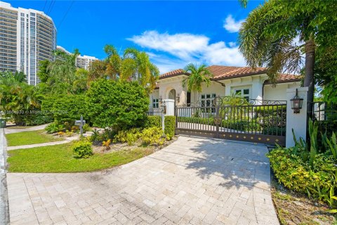 House in Fort Lauderdale, Florida 5 bedrooms, 413.04 sq.m. № 1377493 - photo 10