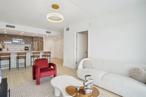 Condominio en venta en North Miami Beach, Florida, 2 dormitorios, 89.93 m2 № 1377490 - foto 1