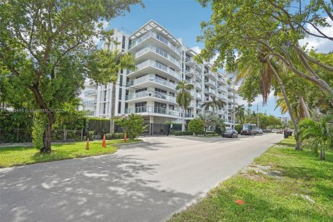 Copropriété à vendre à North Miami Beach, Floride: 2 chambres, 89.93 m2 № 1377490 - photo 21