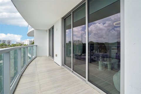 Condominio en venta en North Miami Beach, Florida, 2 dormitorios, 89.93 m2 № 1377490 - foto 18