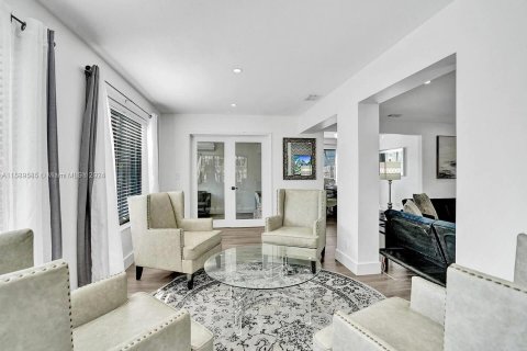 Casa en venta en Hallandale Beach, Florida, 5 dormitorios, 199.46 m2 № 1178944 - foto 13