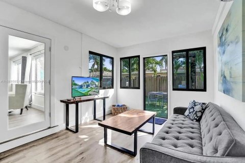 Casa en venta en Hallandale Beach, Florida, 5 dormitorios, 199.46 m2 № 1178944 - foto 26