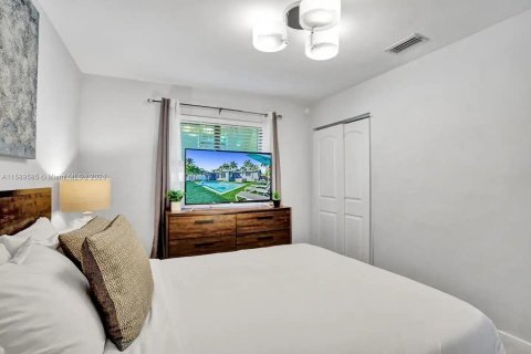 Villa ou maison à vendre à Hallandale Beach, Floride: 5 chambres, 199.46 m2 № 1178944 - photo 27