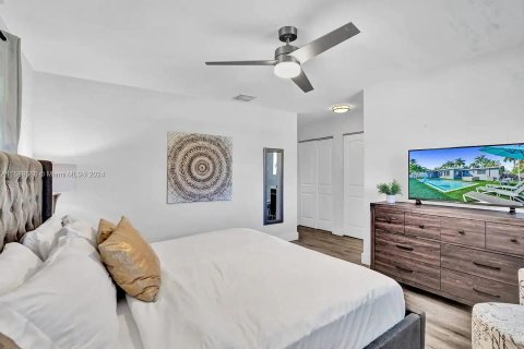 Casa en venta en Hallandale Beach, Florida, 5 dormitorios, 199.46 m2 № 1178944 - foto 7