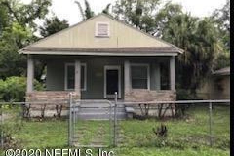 House in Jacksonville, Florida 3 bedrooms, 108.7 sq.m. № 772646 - photo 1