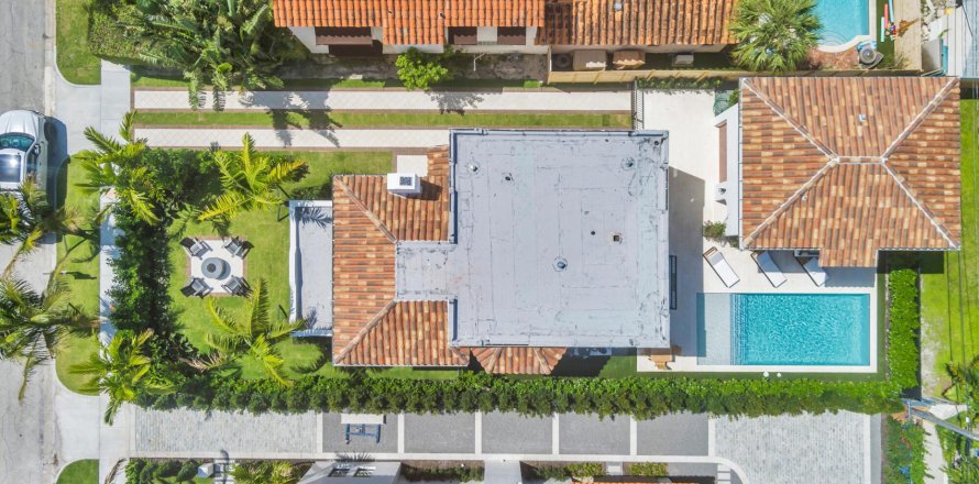 Villa ou maison à West Palm Beach, Floride 4 chambres, 260.59 m2 № 1080615