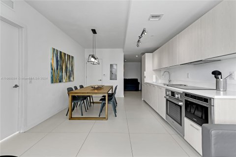 Condominio en venta en Miami, Florida, 1 dormitorio, 69.31 m2 № 1398215 - foto 10