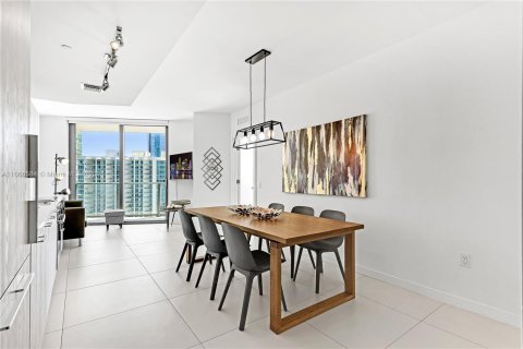 Condo in Miami, Florida, 1 bedroom  № 1398215 - photo 5