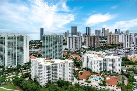 Condo in Aventura, Florida, 1 bedroom  № 1398217 - photo 11