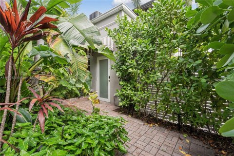 Condo in Miami Beach, Florida, 4 bedrooms  № 1398213 - photo 6