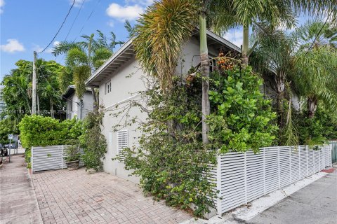 Condo in Miami Beach, Florida, 4 bedrooms  № 1398213 - photo 25