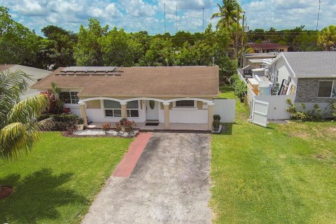 Villa ou maison à vendre à Miramar, Floride: 3 chambres, 104.42 m2 № 1174783 - photo 15