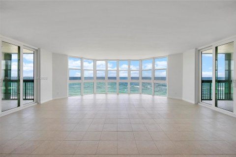 Condominio en venta en Hillsboro Beach, Florida, 2 dormitorios, 195.09 m2 № 887471 - foto 6