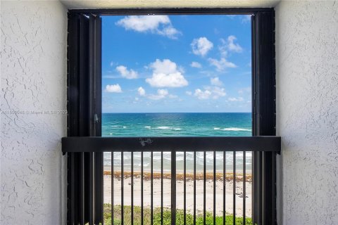 Copropriété à vendre à Hillsboro Beach, Floride: 2 chambres, 195.09 m2 № 887471 - photo 29